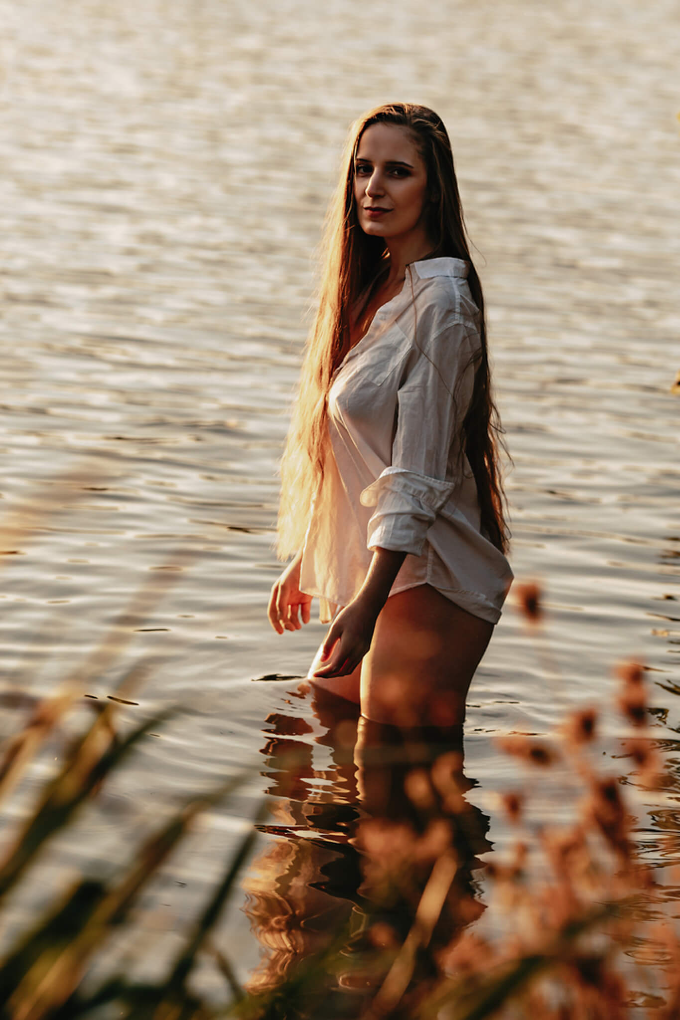 Boudoir focení v ateliéru Čechyně u Brna, světlo z okna
