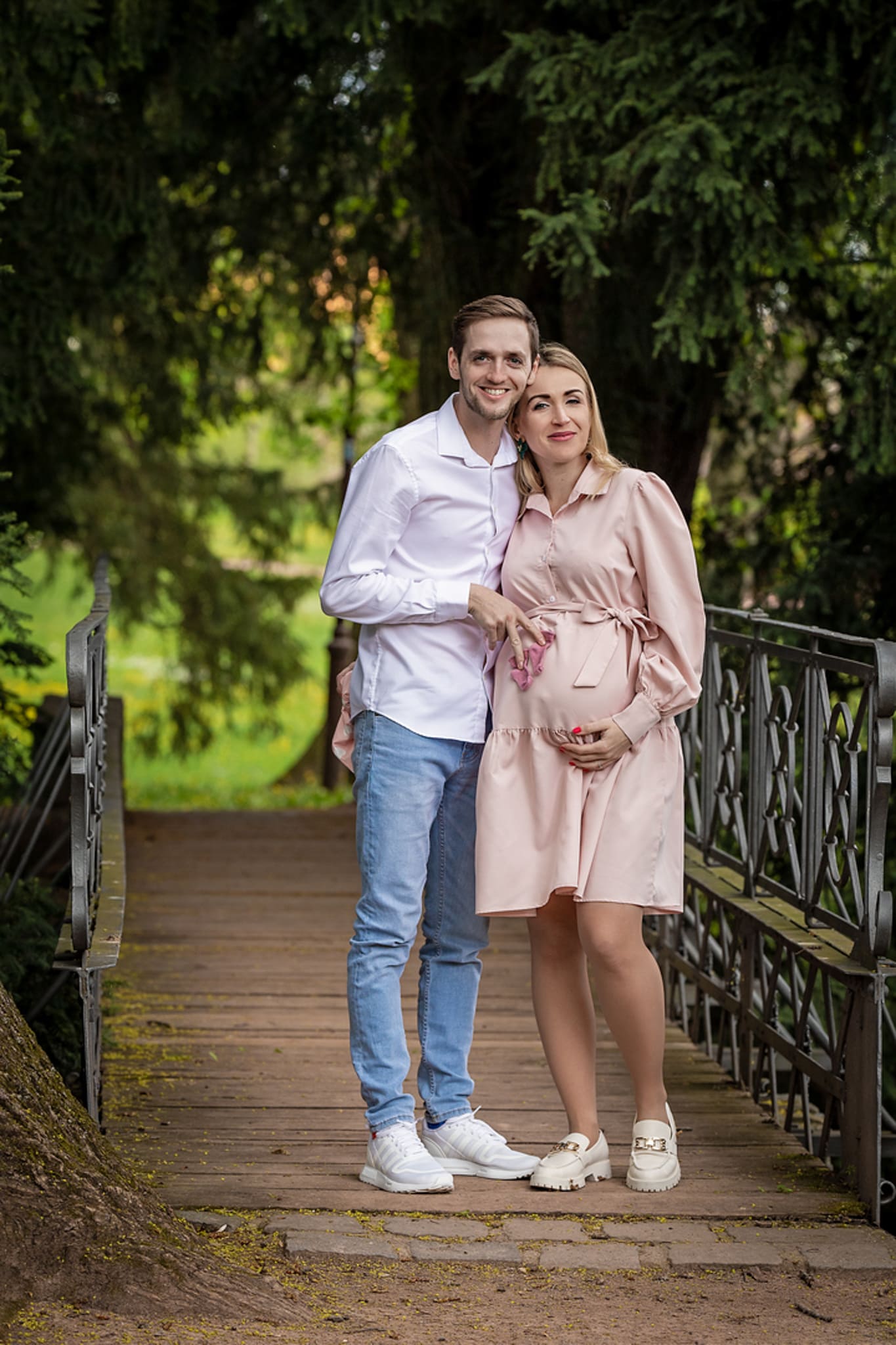 Tatínek a maminka při těhotenském focení Brno